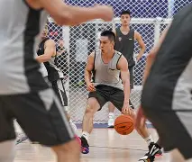 爱游戏体育-深圳男篮造点机会备战全明星赛犹他爵士伤情更新备战亚冠，转折点尤文图斯主帅复盘瞬间刷屏